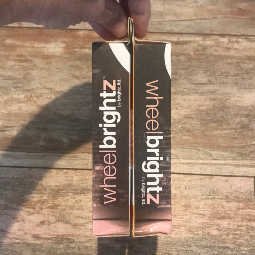 Wheelbrightz (Gold) - Picture 2 of 3